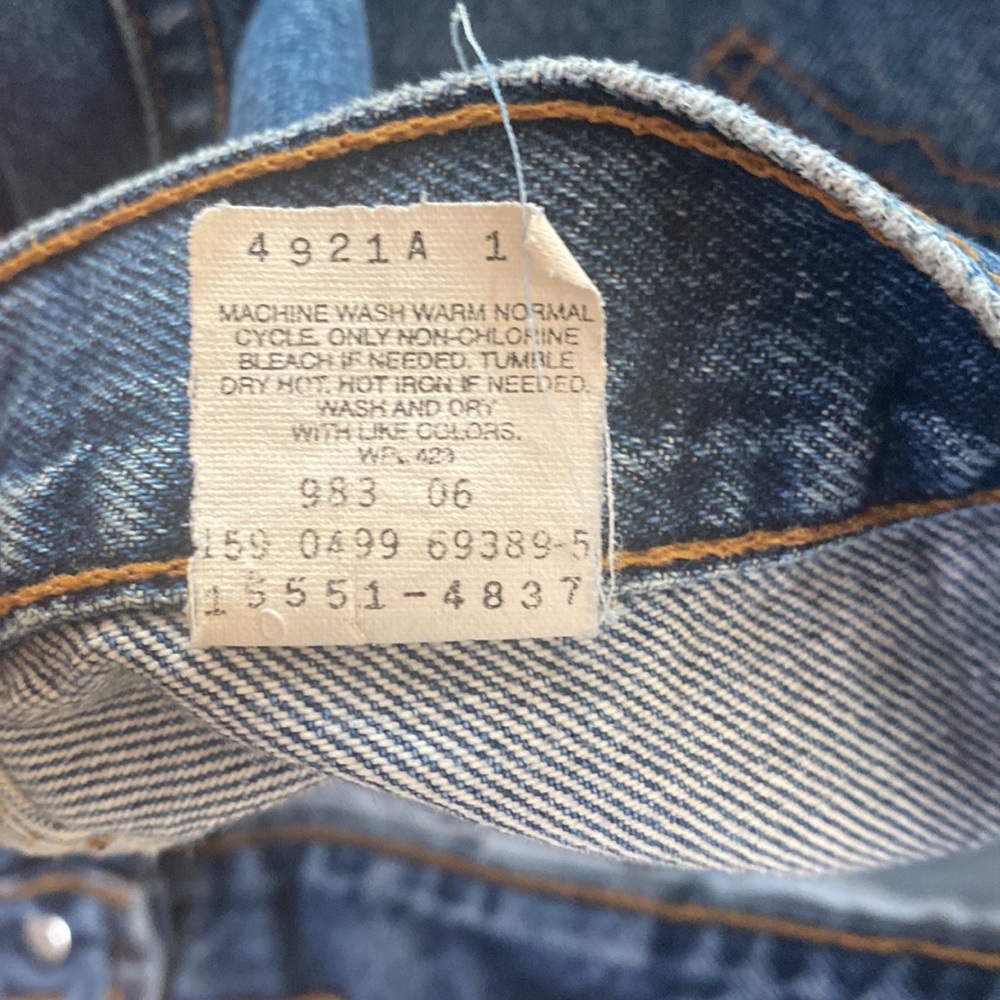 Vintage Levi’s 550 Relaxed Fit Tapered Leg Jeans - Picture 7 of 7
